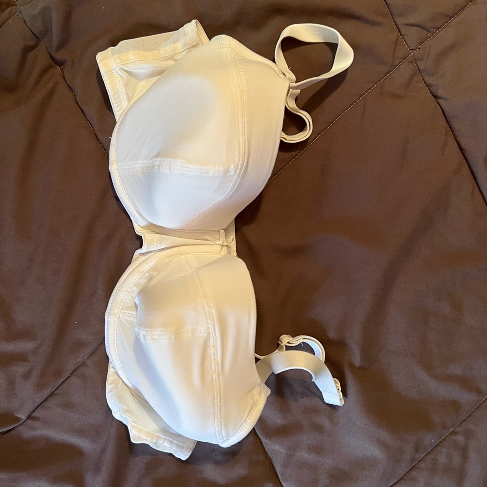 Cacique cream wired bra 40C